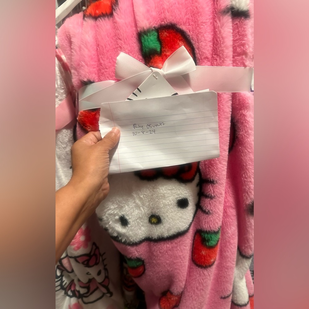 New pink faux fur strawberry Hello Kitty throw blanket